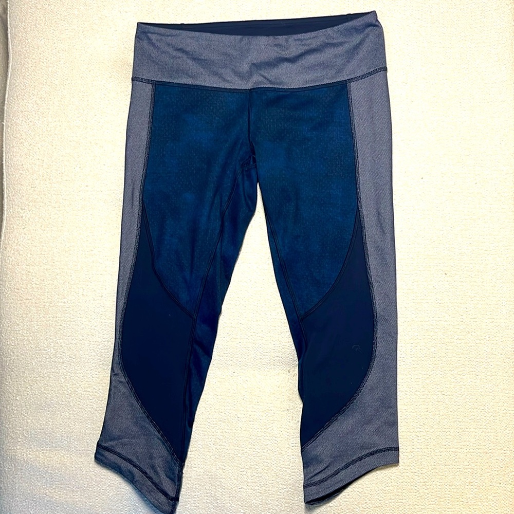 Lululemon high rise crop leggings- blue/ grey/ black- Sz 8
